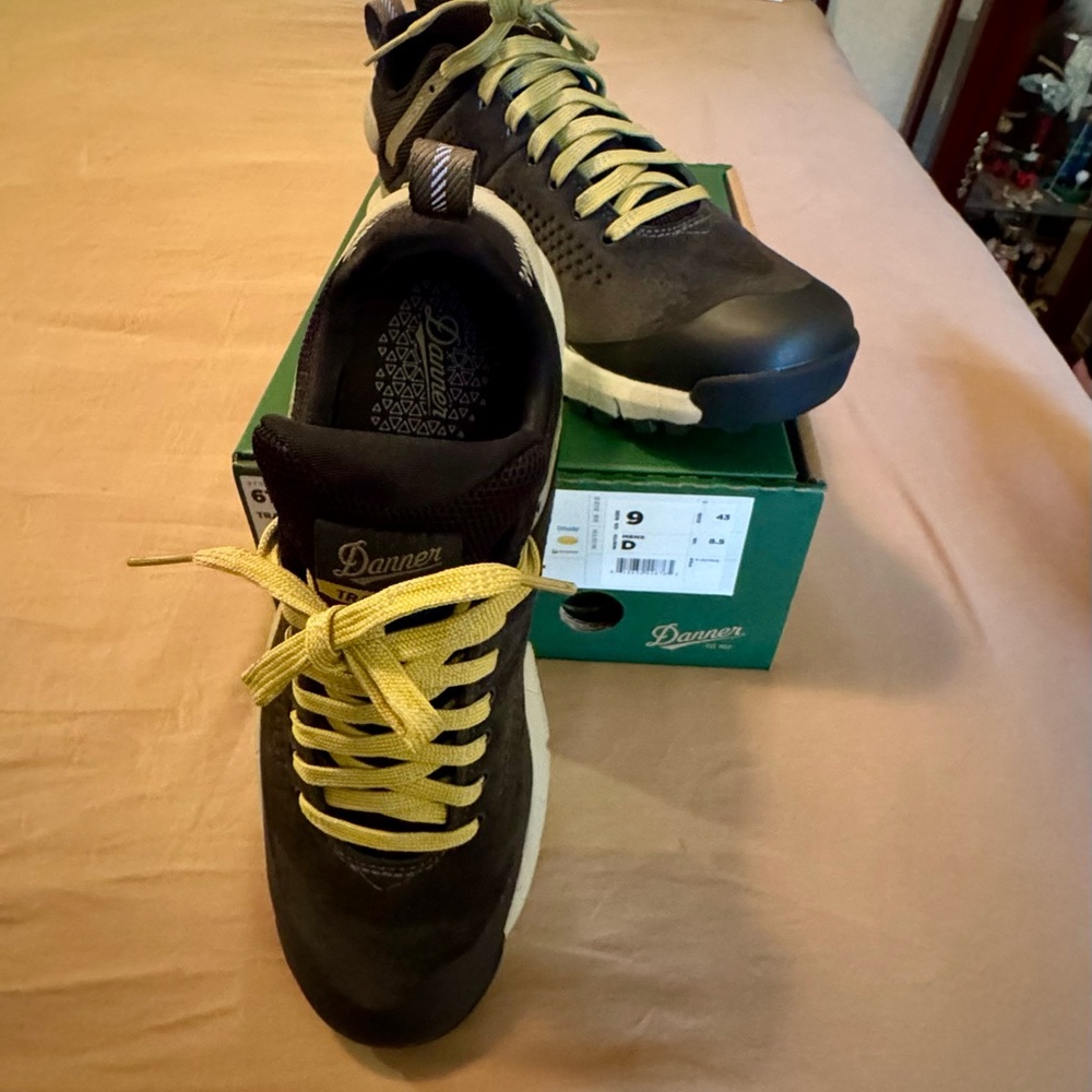 New Danner men or woman sneakers
